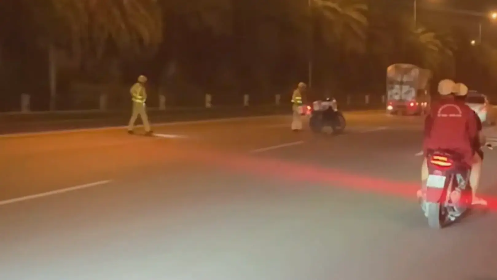 CSGT rượt đuổi xe tải chống đối, chạy chốt kiểm tra